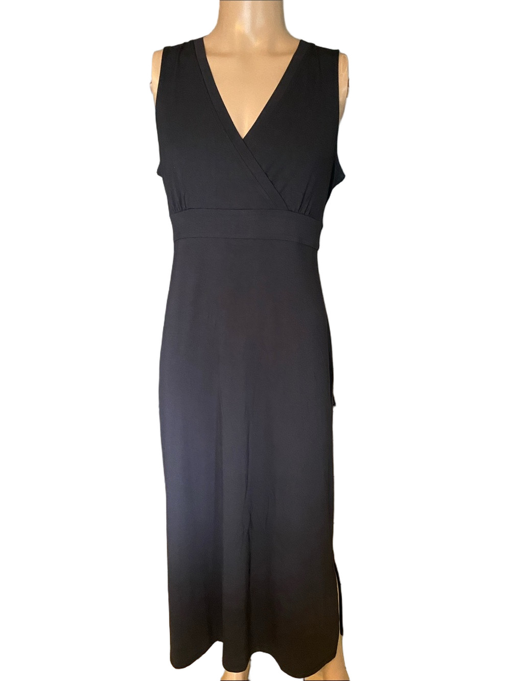 L.L. Bean NWT Black V-Neck Sleeveless Maxi Dress gb3